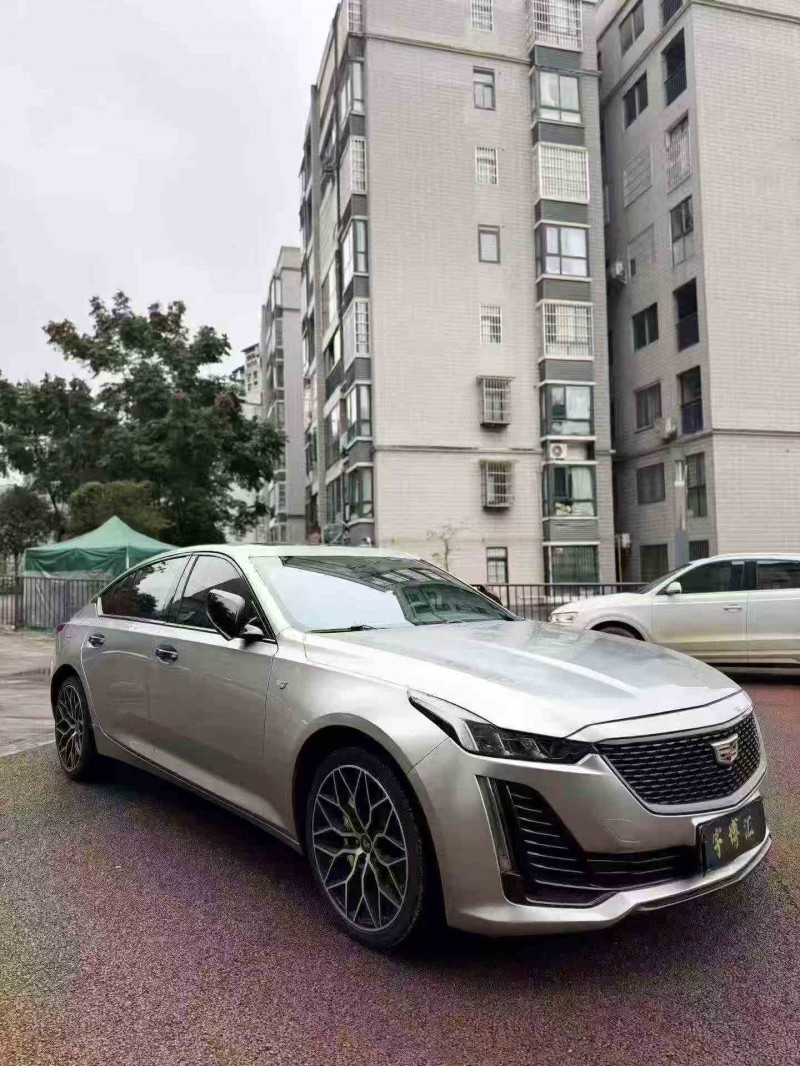 黔西南20年凯迪拉克CT52