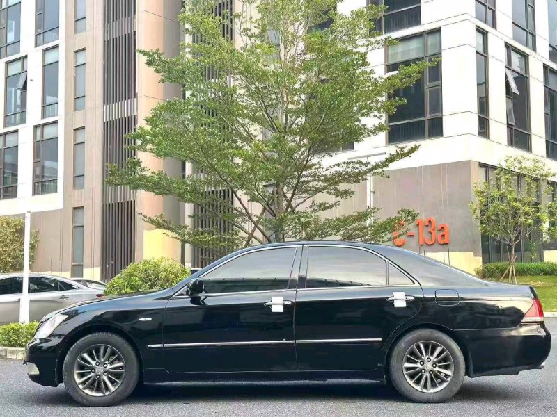 广州08年丰田皇冠6