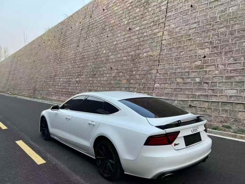 济宁15年奥迪A7L8