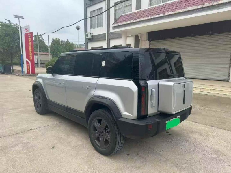 济宁24年奇瑞ICAR7