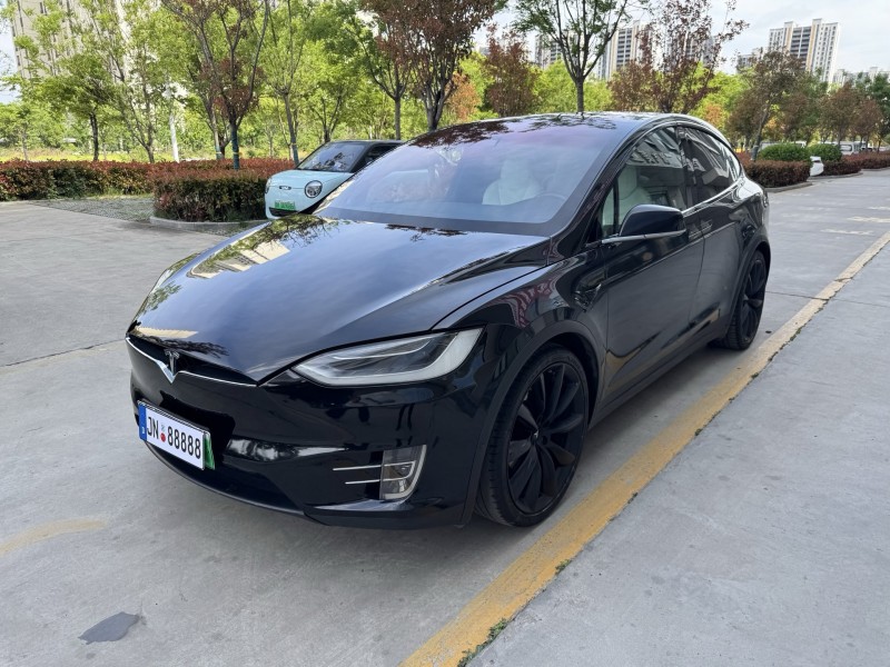 济宁17年特斯拉MODEL X7