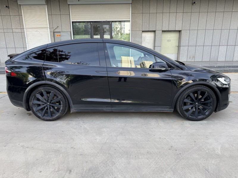 济宁17年特斯拉MODEL X8
