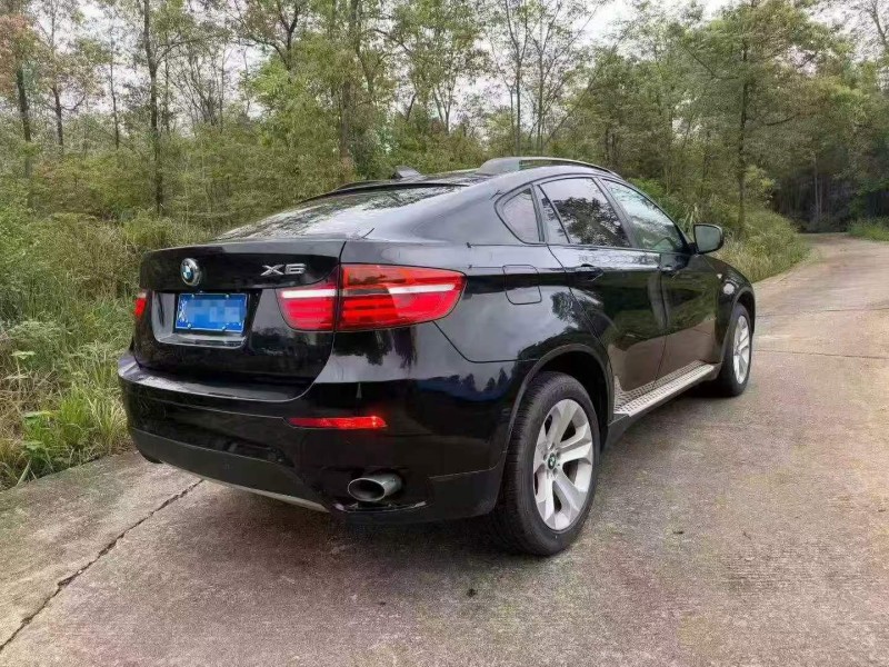 常德16年宝马X66