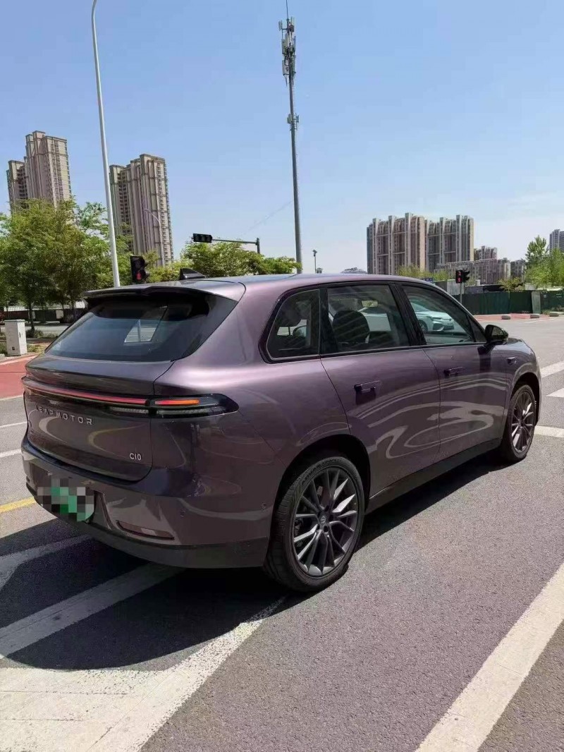 济宁26年零跑汽车C108