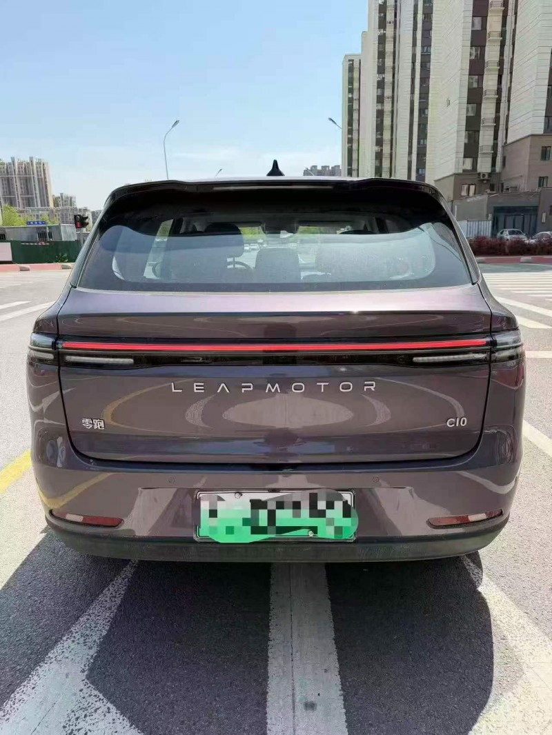 济宁26年零跑汽车C109