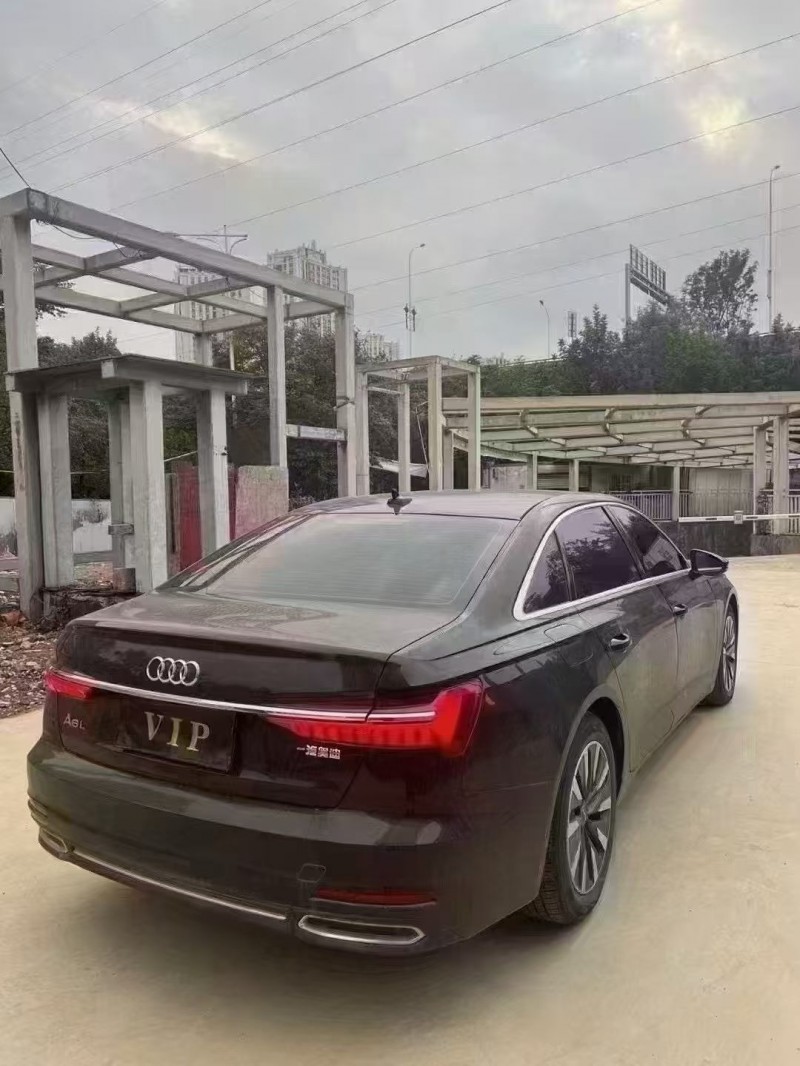 昆明19年奥迪A6L6