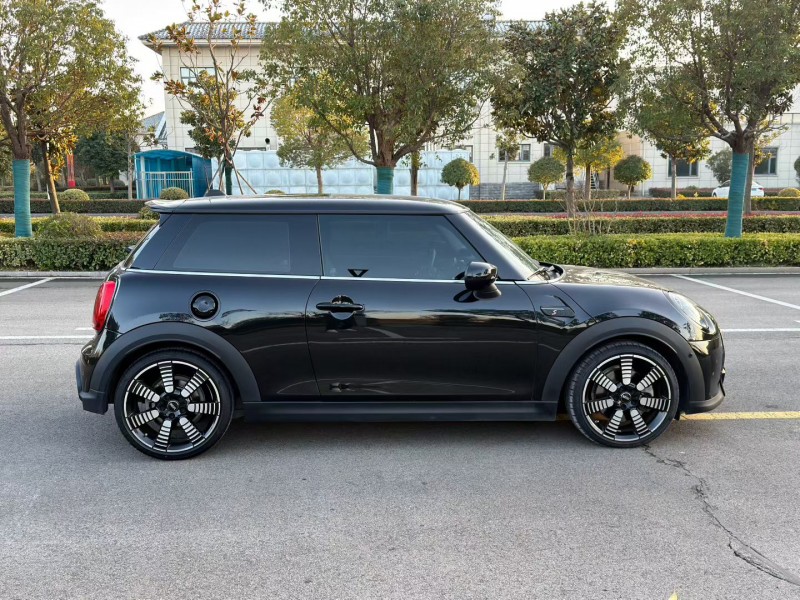 徐州22年宝马迷你7