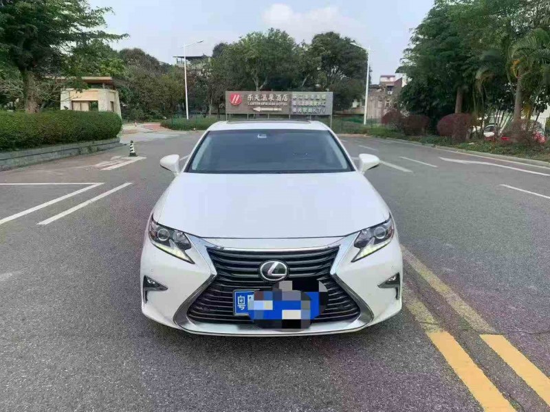 湛江17年雷克萨斯ES1