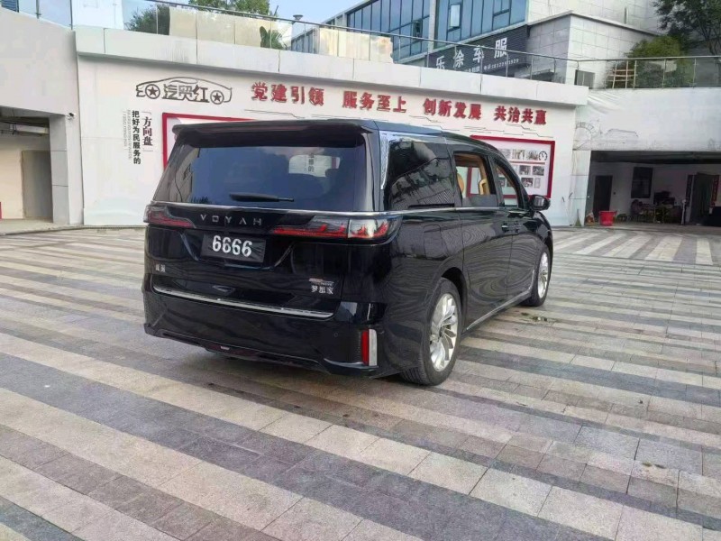 南昌24年岚图汽车梦想家4
