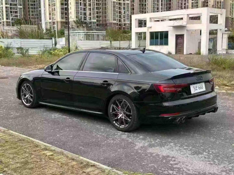 南宁19年奥迪A4L8