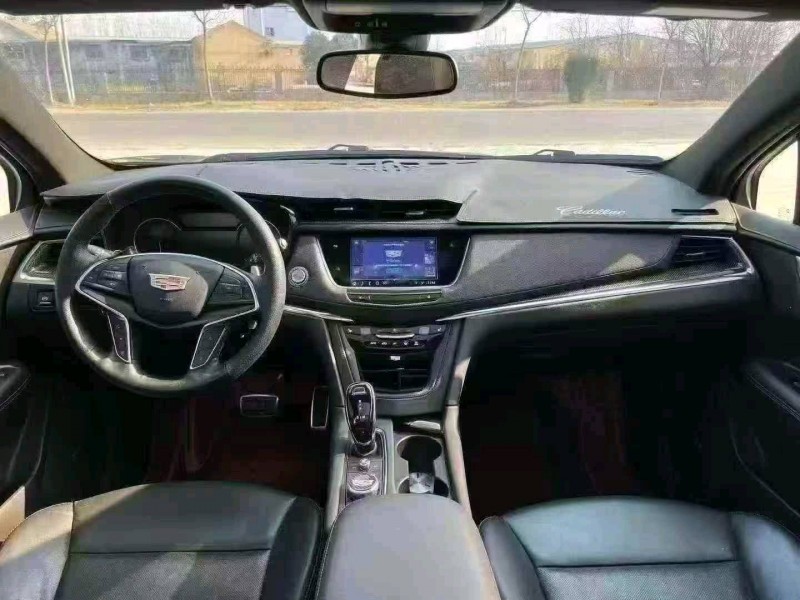 济宁22年凯迪拉克XT59