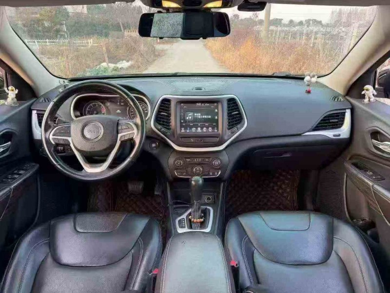 湖州20年Jeep自由光5