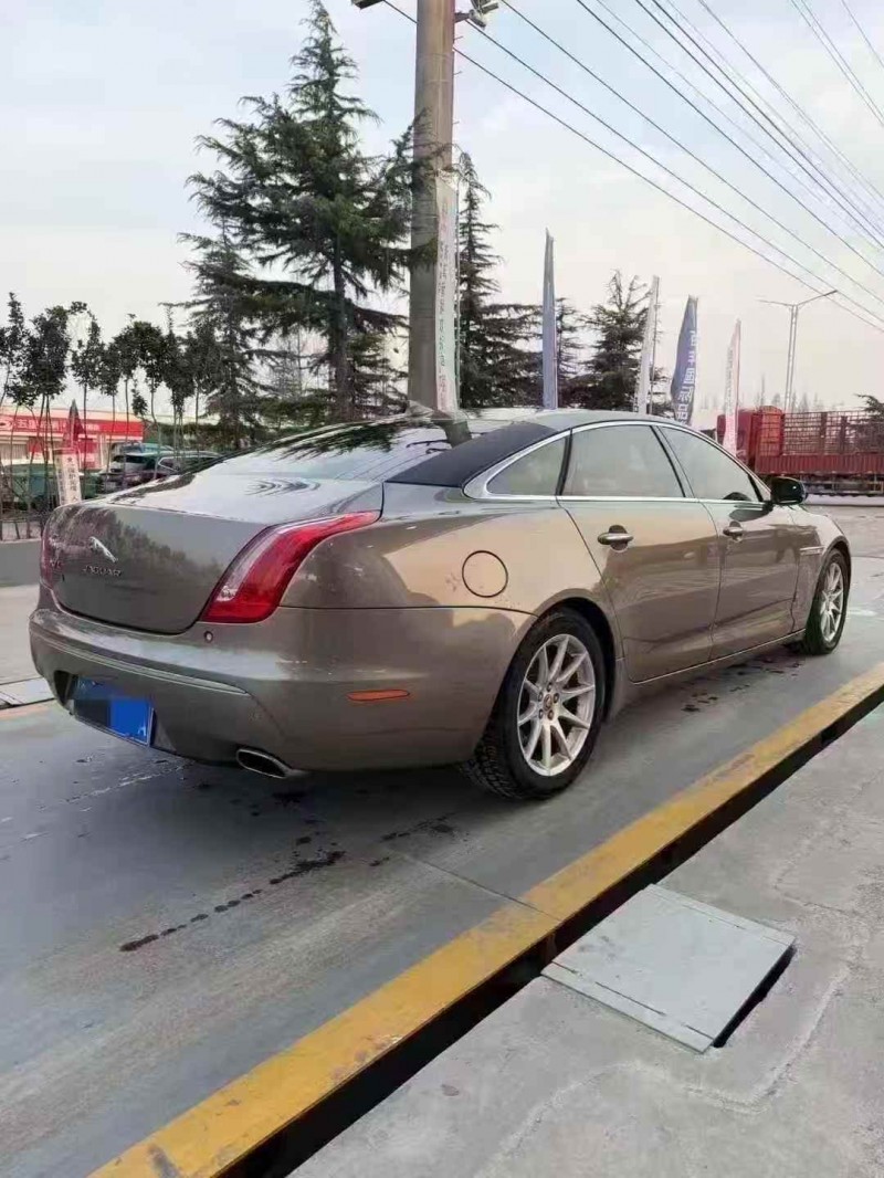 烟台15年捷豹XJL9