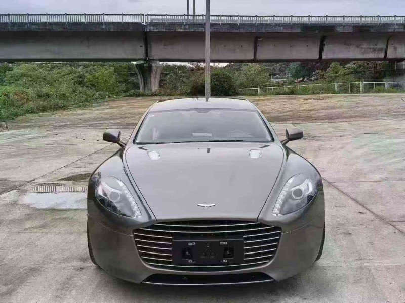 邵阳18年阿斯顿·马丁Rapide1
