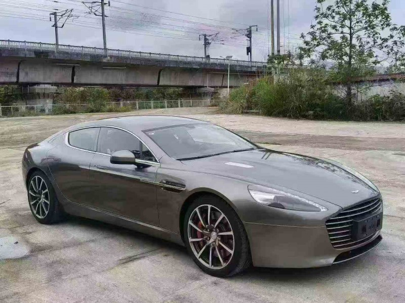 邵阳18年阿斯顿·马丁Rapide3