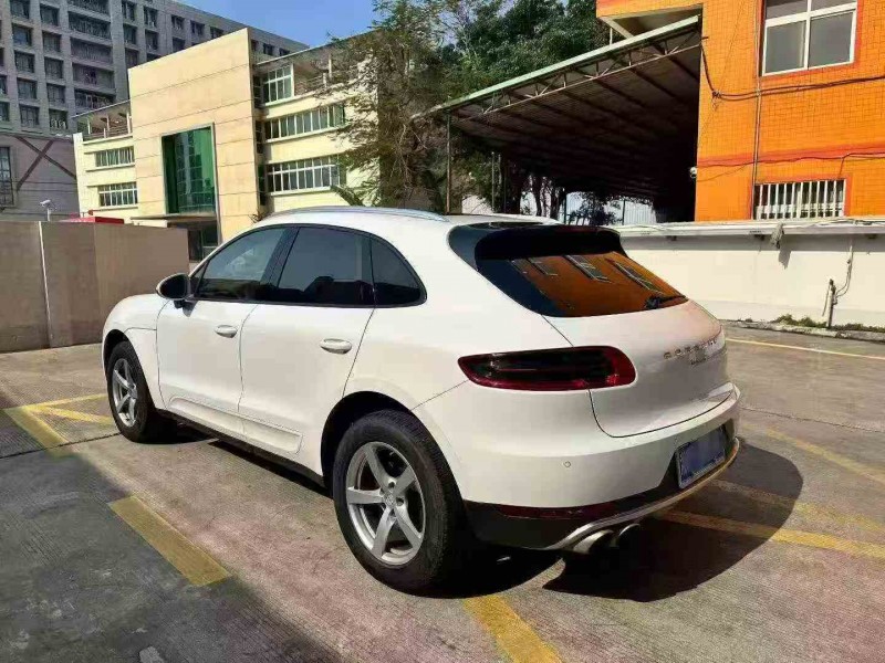 三明17年保时捷Macan8