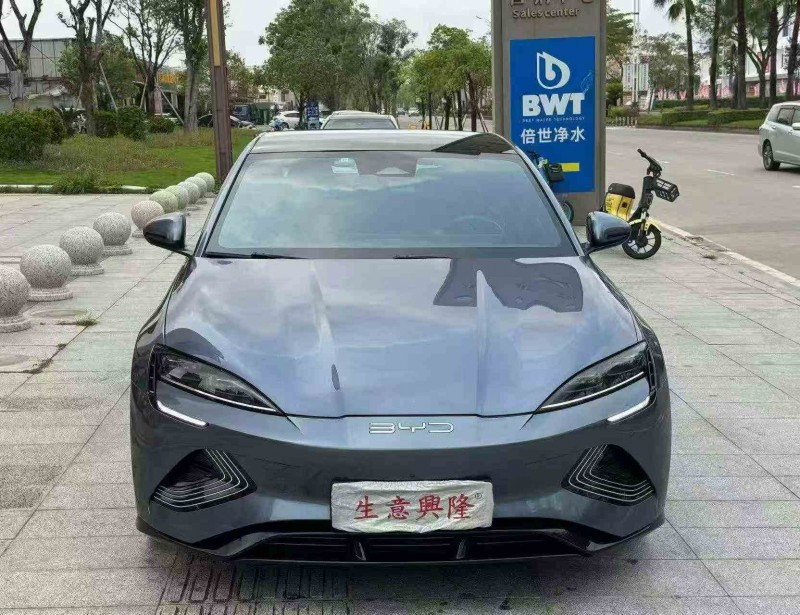 江门23年比亚迪海豹1