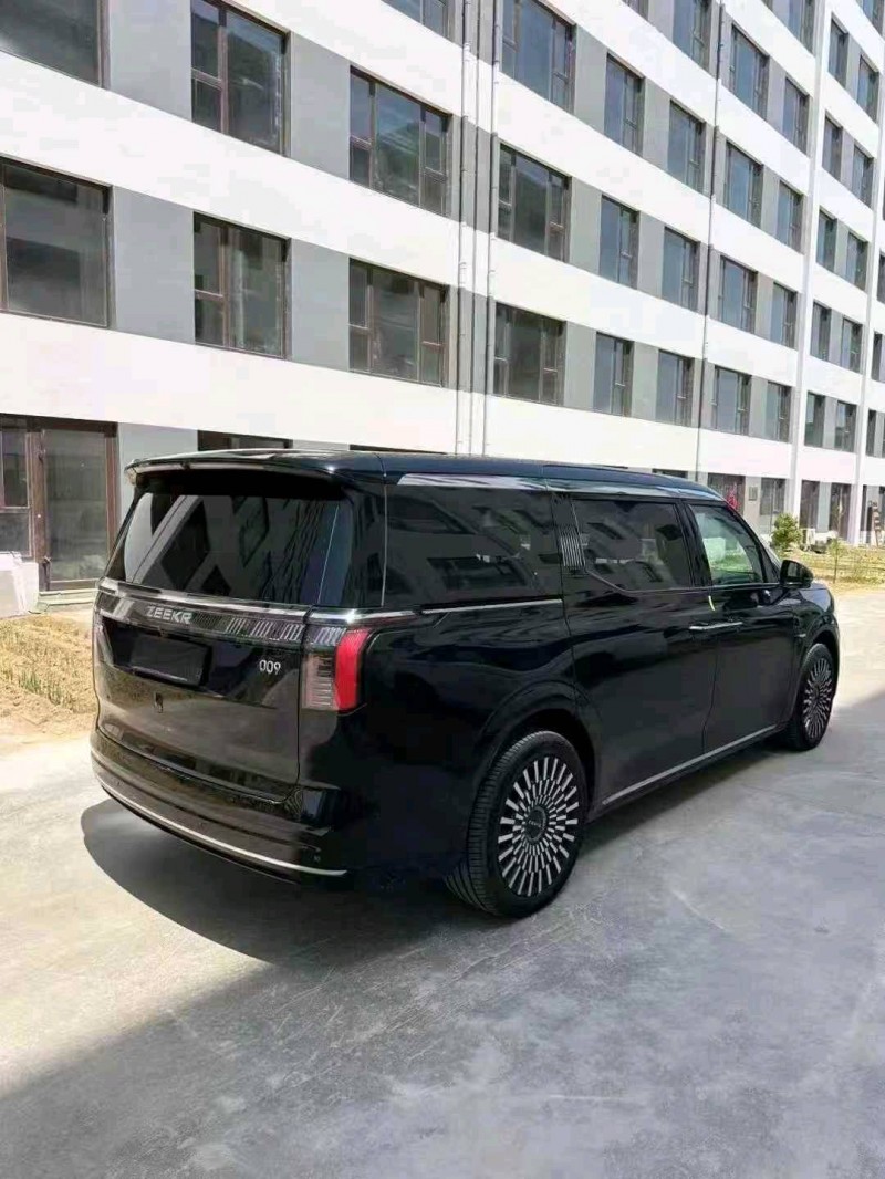 枣庄24年极氪汽车0097