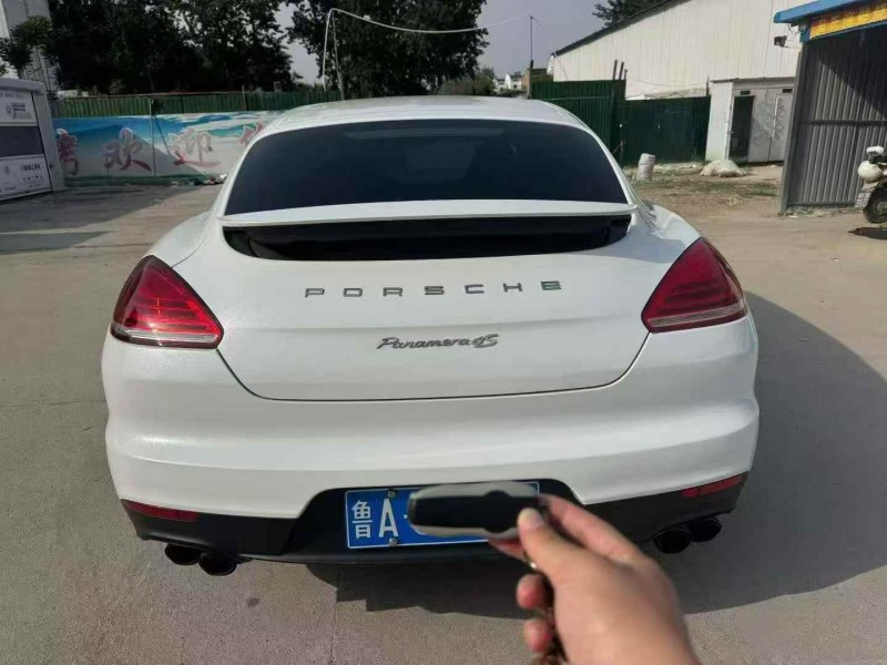 东营13年保时捷帕拉梅拉9
