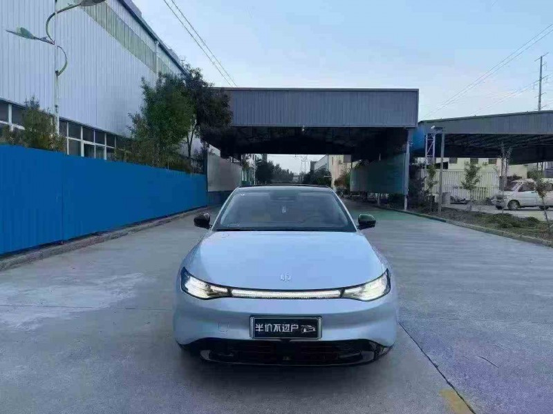新乡25年零跑汽车C011