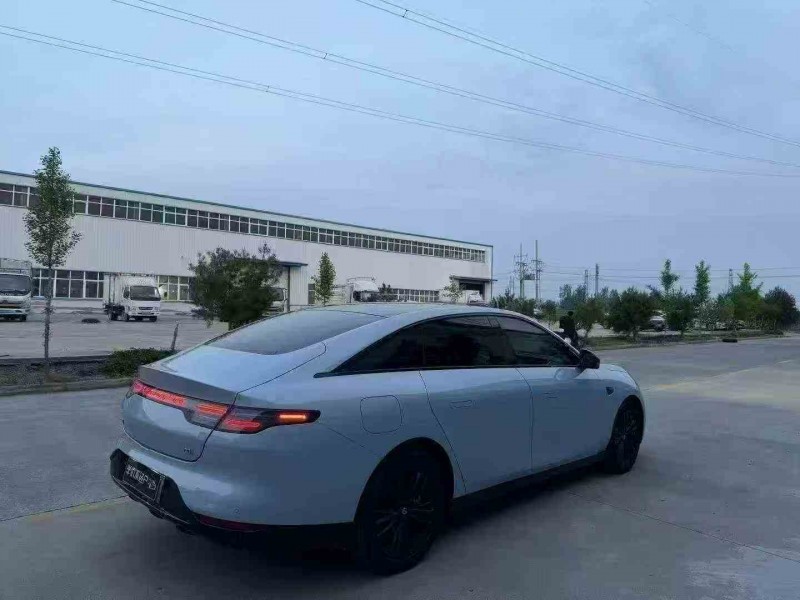 新乡25年零跑汽车C019