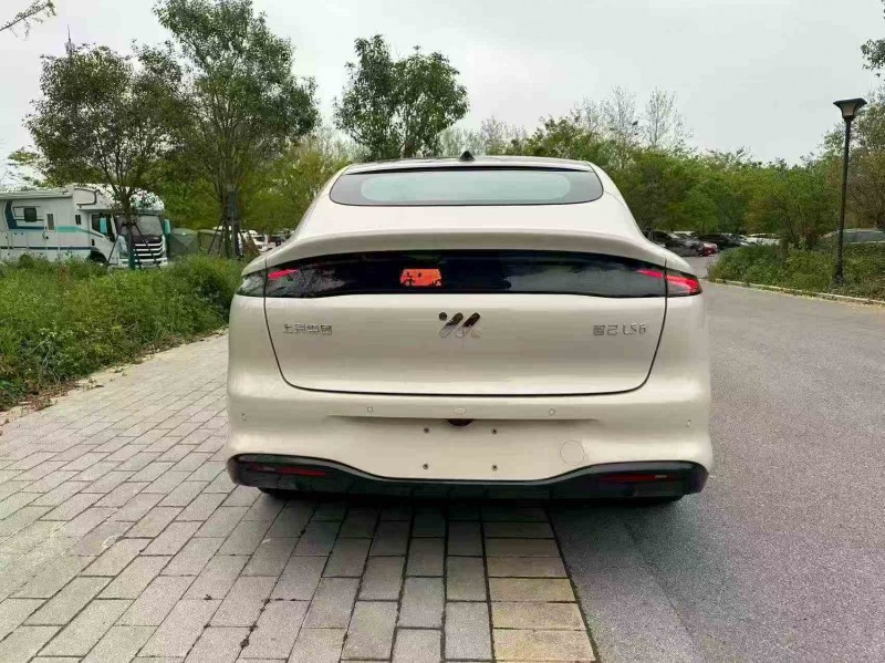 常州26年智己LS69