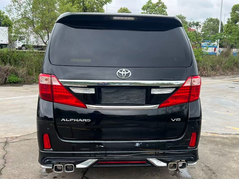 长沙14年丰田埃尔法8