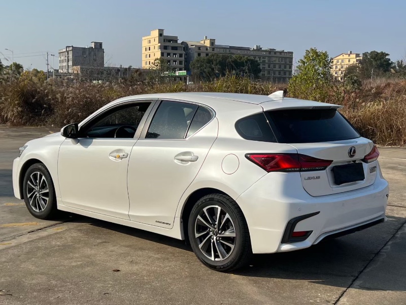 长沙18年雷克萨斯CT9