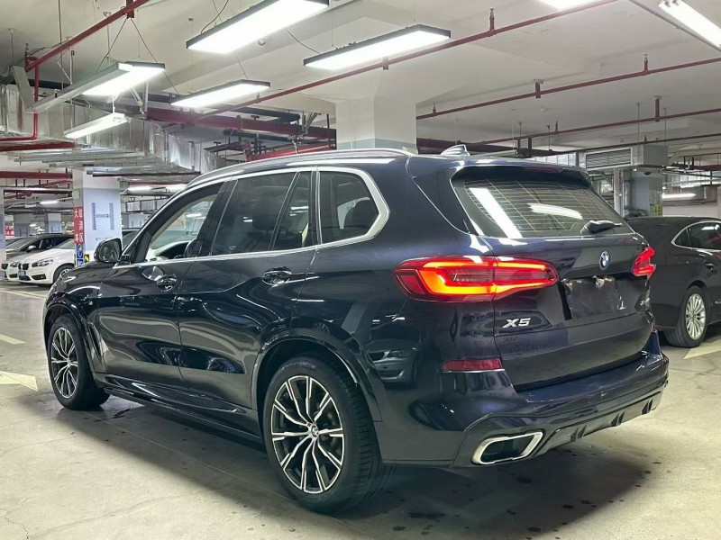 成都19年宝马X59