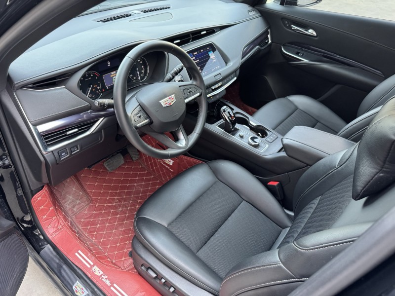 济宁22年凯迪拉克XT46
