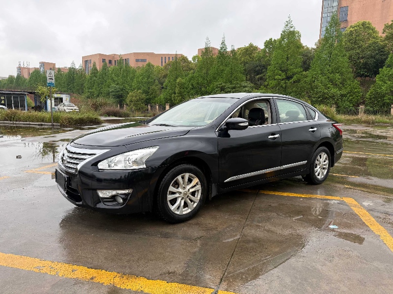 长沙15年日产天籁3