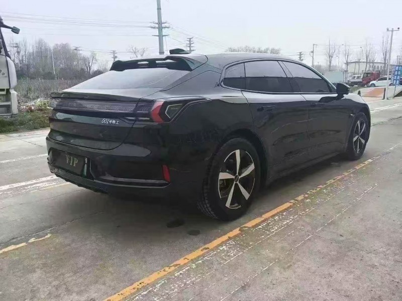 菏泽23年极氪汽车0018