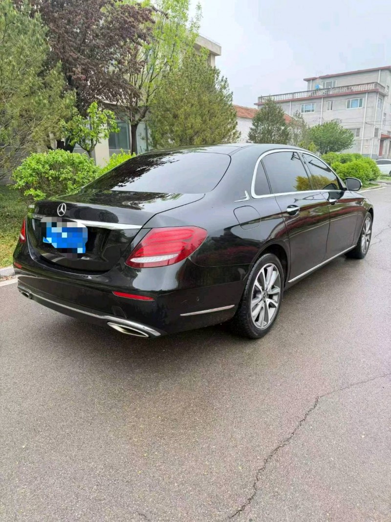 济南19年奔驰E8