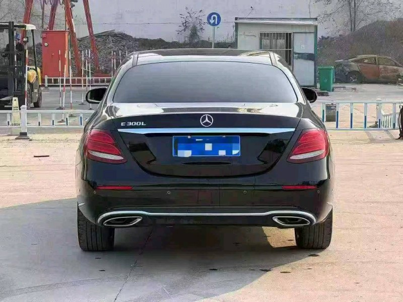 吴忠18年奔驰E6