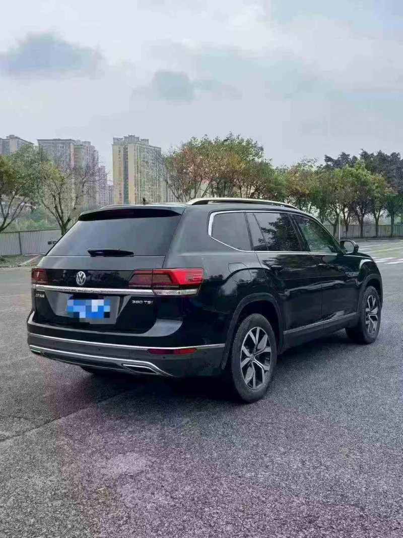 重庆20年大众途昂7
