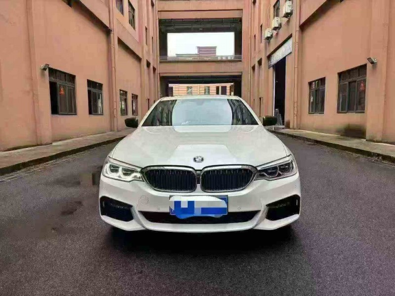 重庆17年宝马5系1