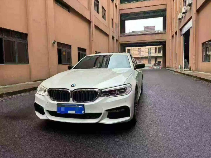 重庆17年宝马5系3