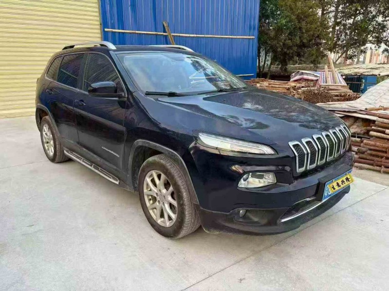 汕头18年Jeep自由光2