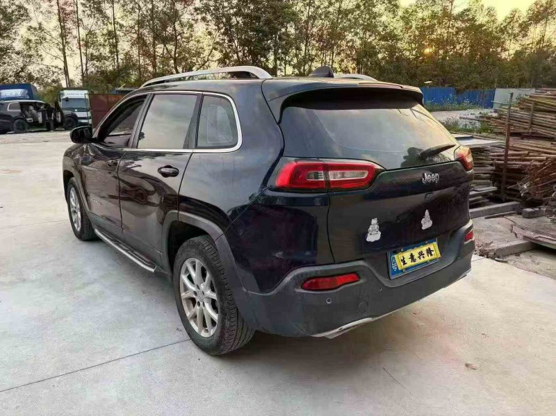 汕头18年Jeep自由光7