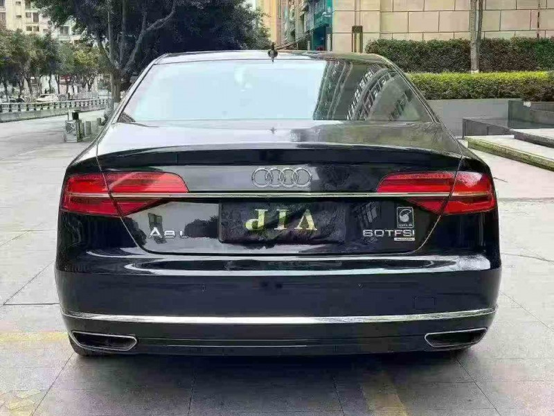 重庆17年奥迪A8L9