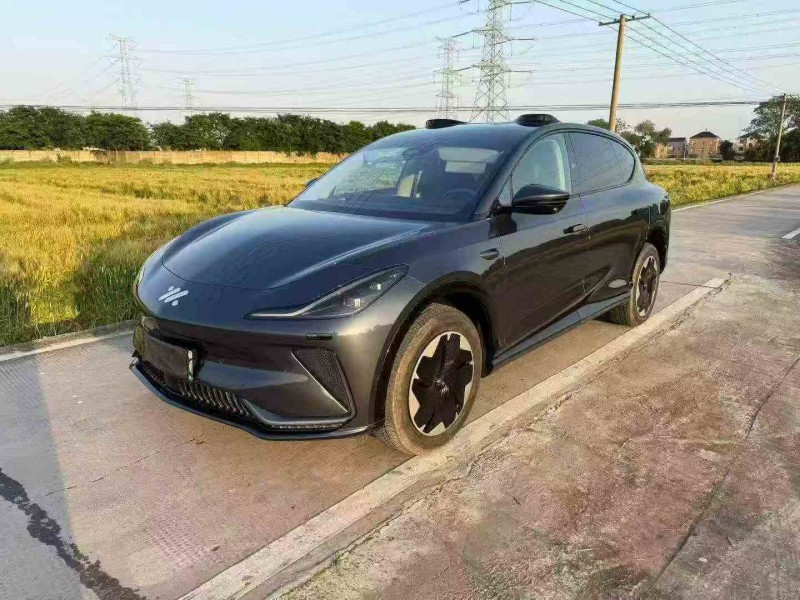 绍兴25年智己LS73