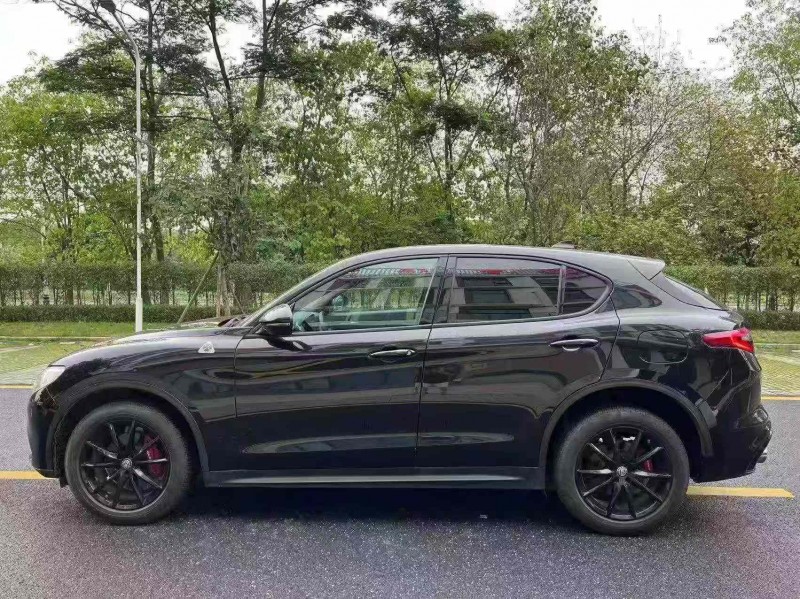 广州19年阿尔法·罗密欧Stelvio4