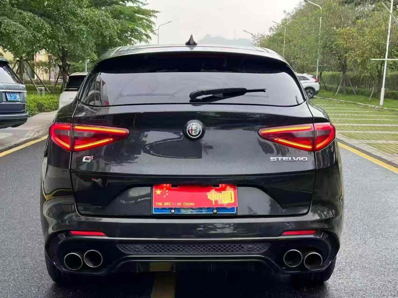 广州19年阿尔法·罗密欧Stelvio5