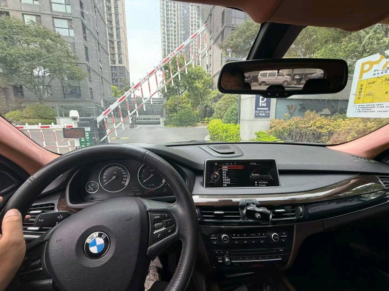 郑州16年宝马X58