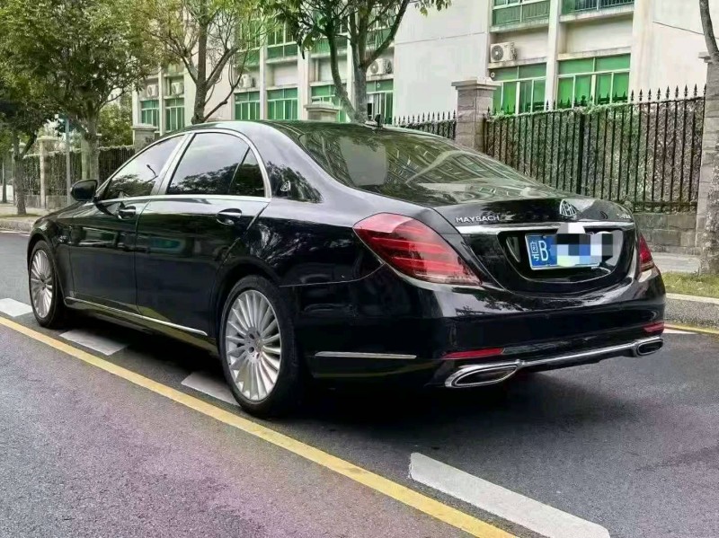 广州20年奔驰S8