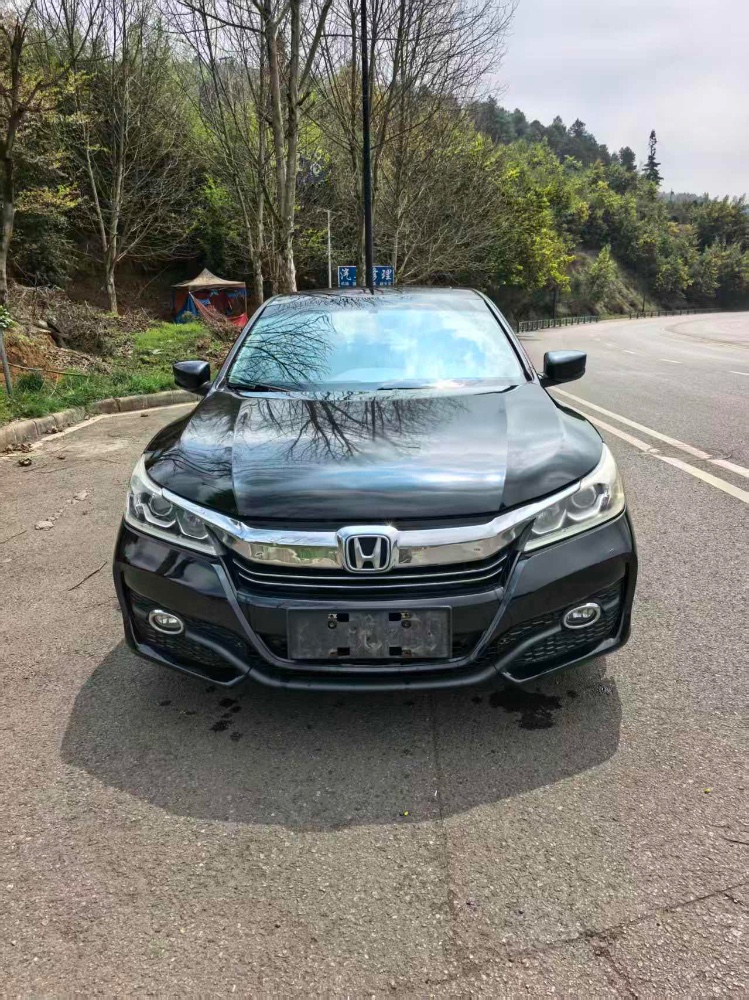 六盘水18年本田雅阁1