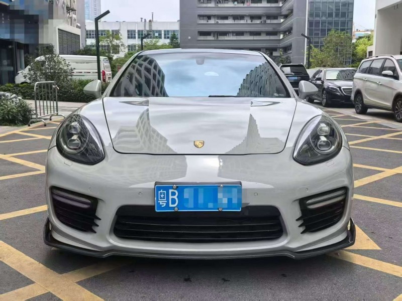 广州16年保时捷帕拉梅拉1