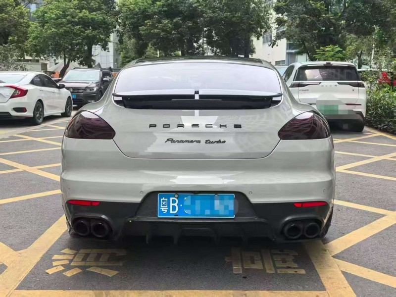 广州16年保时捷帕拉梅拉9
