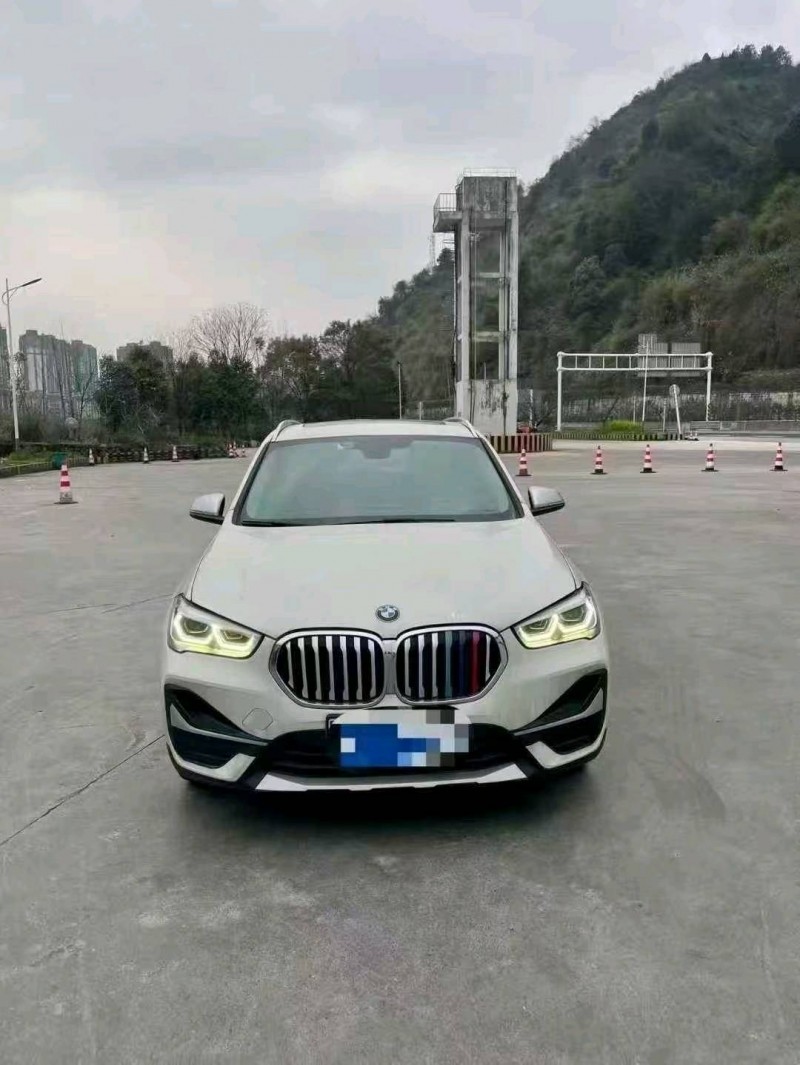 黔南21年宝马X11