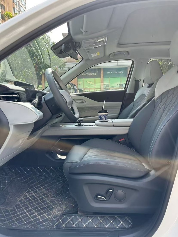 东莞25年长安汽车UNI4